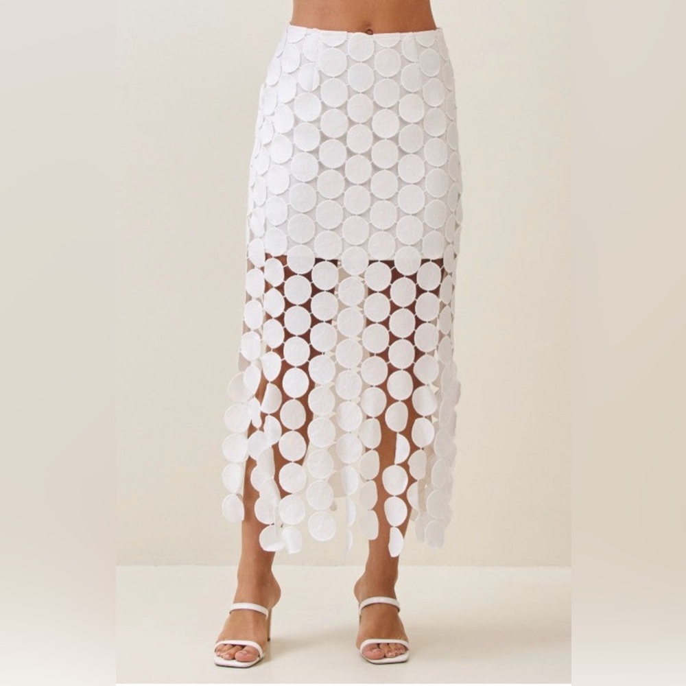 Miss Match White 3D Circle Appliqué Midi Skirt Size Small | Size Small|
